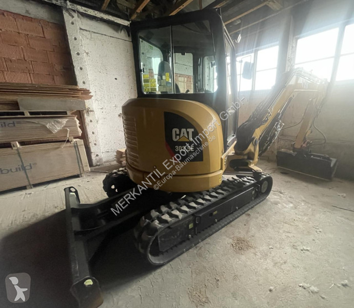جرافة Caterpillar CAT E
