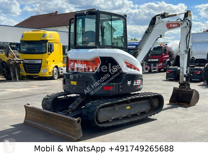 جرافة Bobcat...