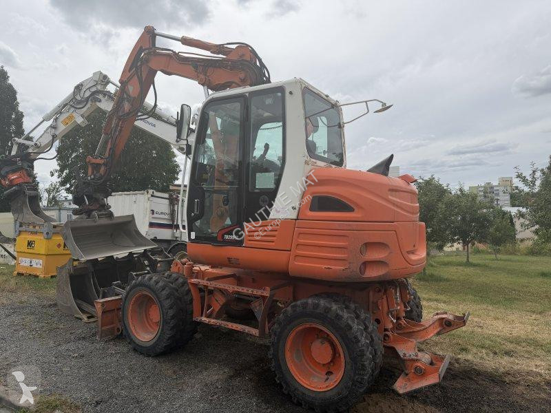 جرافة Takeuchi  TB295W