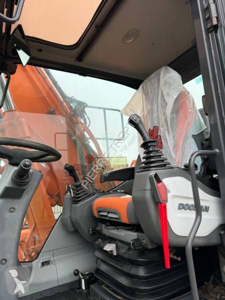 جرافة Doosan DX160w