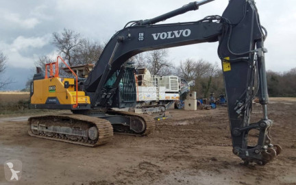 Pásové rýpadlo Volvo