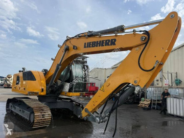 جرافة مجنزرة Liebherr