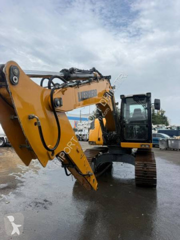 جرافة مجنزرة Liebherr