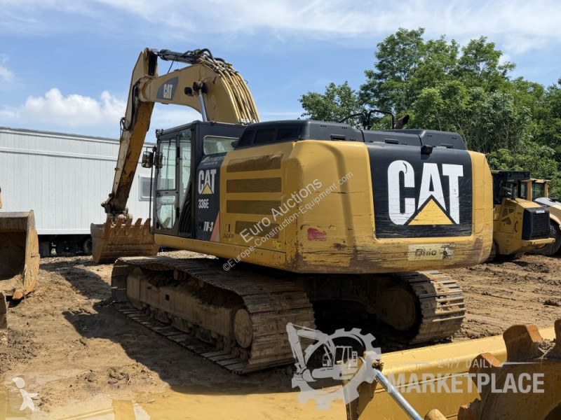 Екскаватор Caterpillar