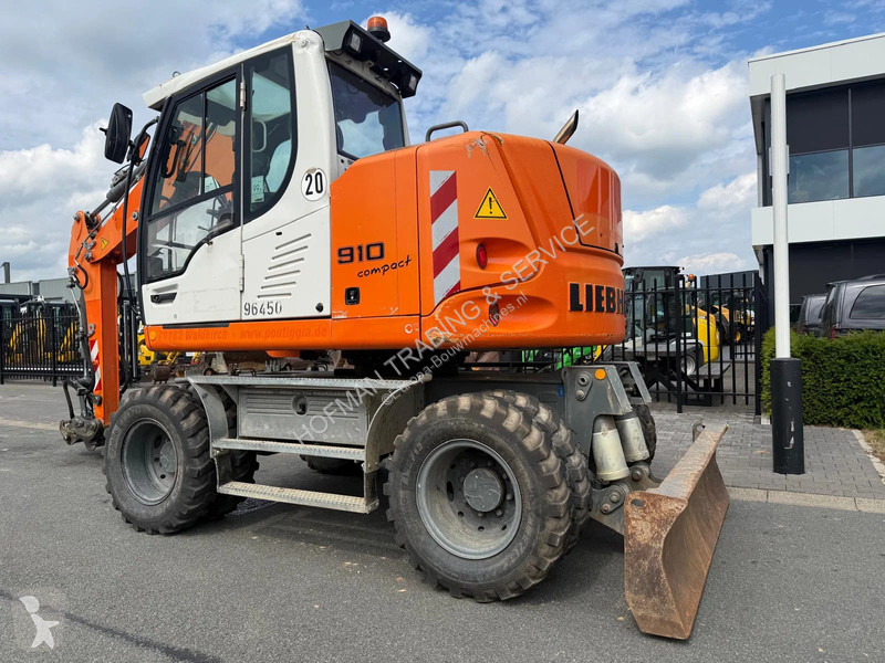 جرافة Liebherr Compact | A/C