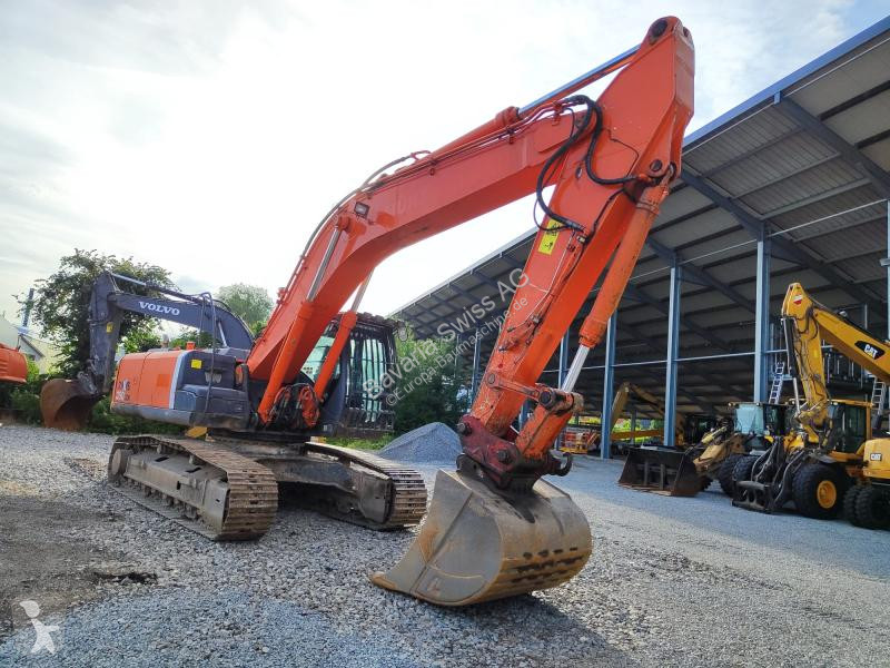 Lopatový nakládač Hitachi 3