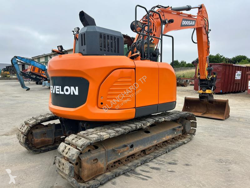 جرافة Doosan 7