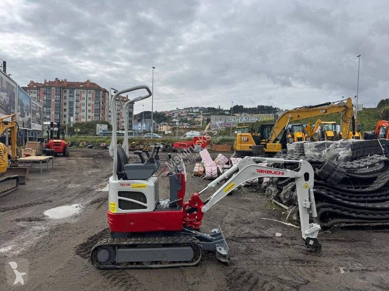 Rýpadlo Takeuchi TB210R
