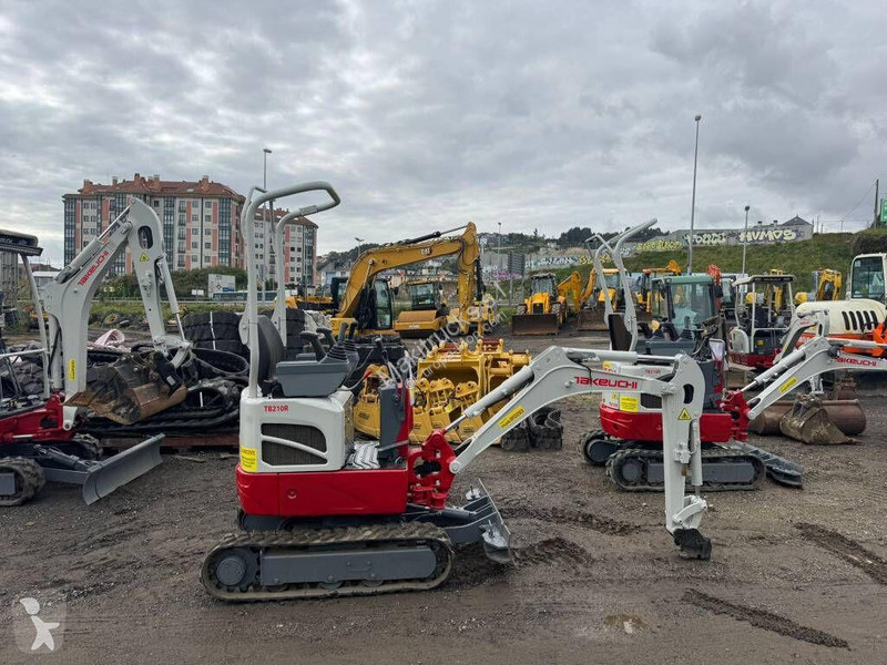 Rýpadlo Takeuchi TB210R