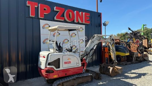 جرافة Takeuchi tb225 voies variables à 23 900 € ht