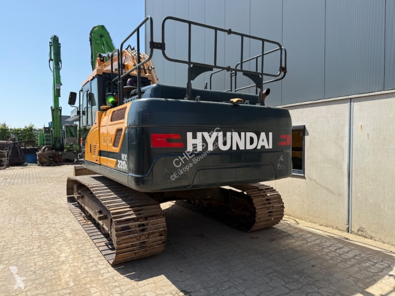 جرافة Hyundai HX 220 L - L - HX 220