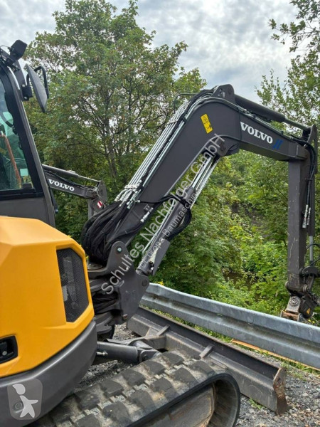 جرافة Volvo F