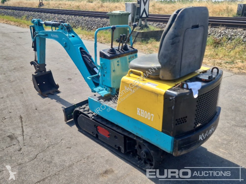 جرافة Kubota KH007