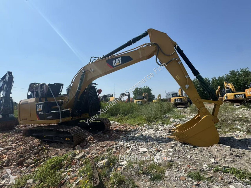 Lopatový nakládač Caterpillar