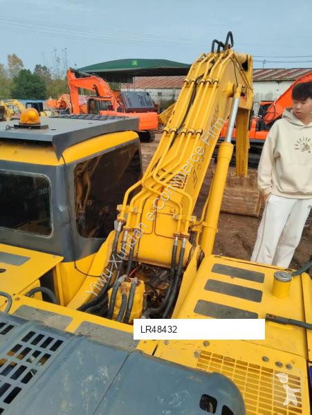 جرافة Komatsu