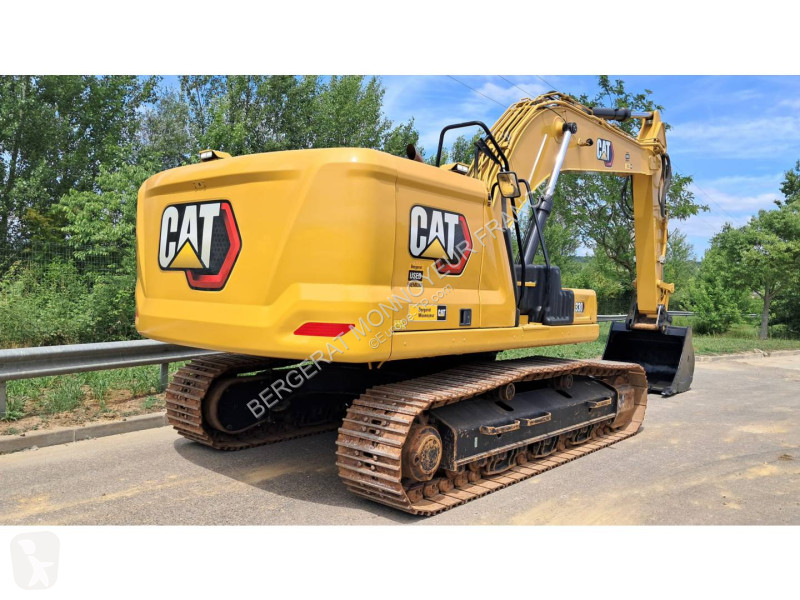 Lopatový nakládač Caterpillar