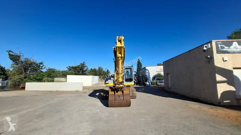 جرافة New Holland B