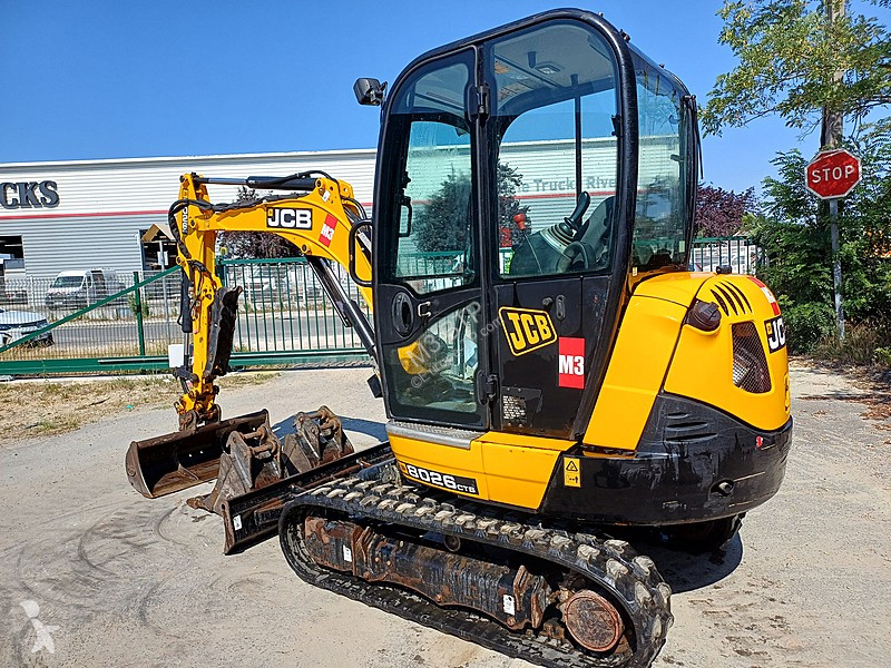 Lopatový nakládač JCB 6 CAB