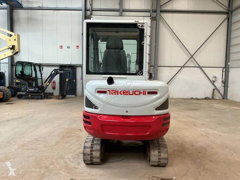 Lopatový nakládač Takeuchi 230