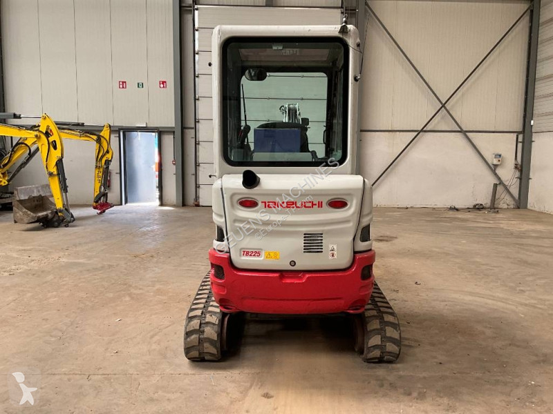 Rýpadlo Takeuchi TB 225