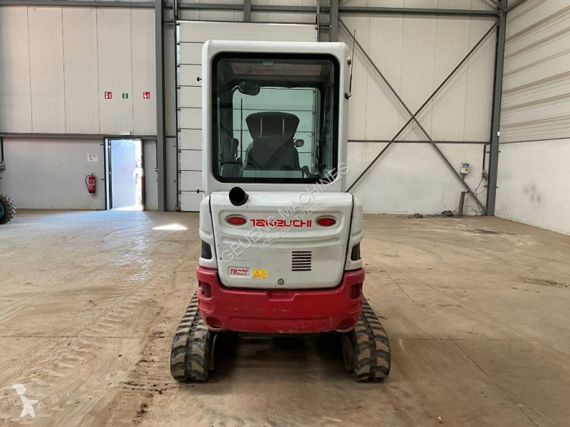 Rýpadlo Takeuchi TB 225