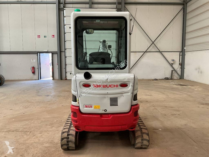 Rýpadlo Takeuchi TB 225