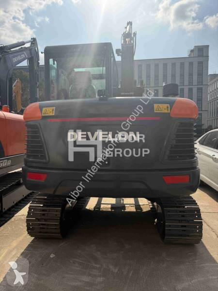 Lopatový nakládač Develon Dx60