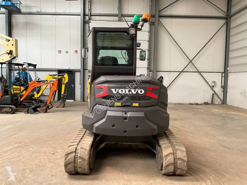 جرافة Volvo ECR F