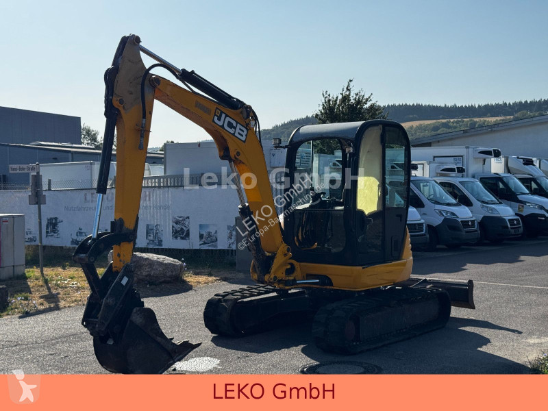 Lopatový nakládač JCB RTS