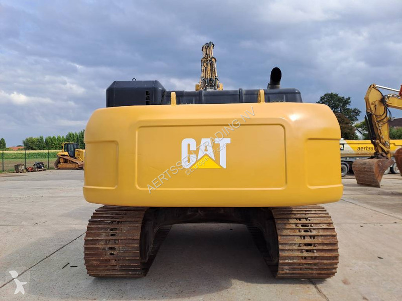 جرافة Caterpillar UHD
