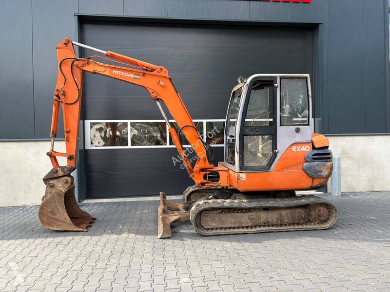 Rýpadlo Hitachi 2
