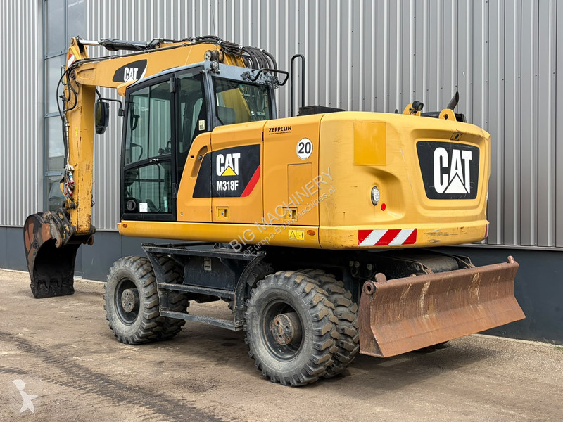 جرافة Caterpillar F
