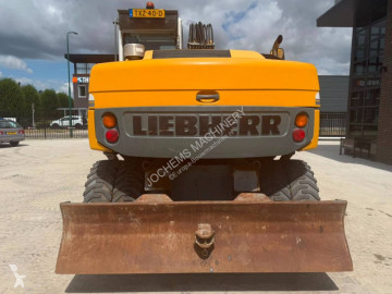 جرافة على عجلات Liebherr