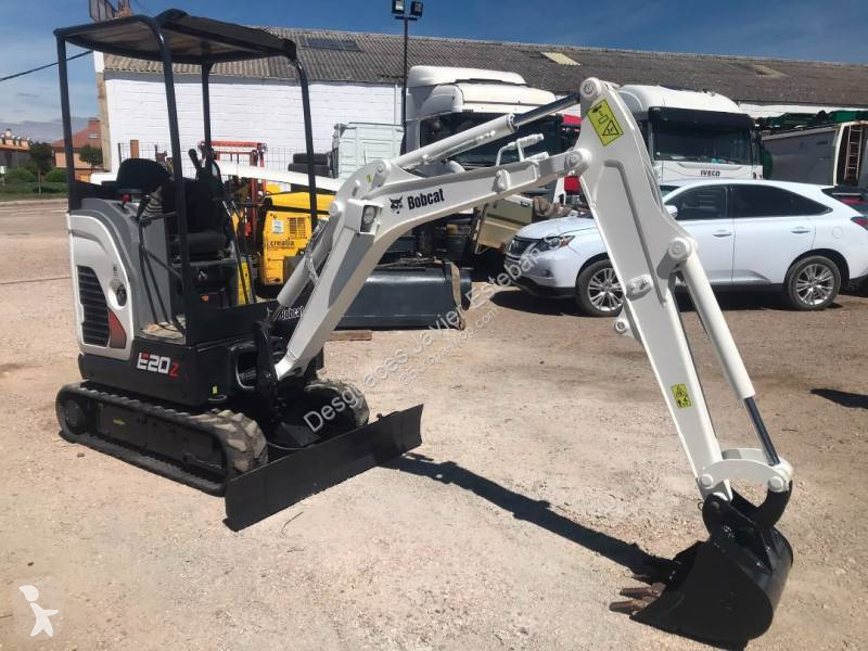 جرافة Bobcat E20Z