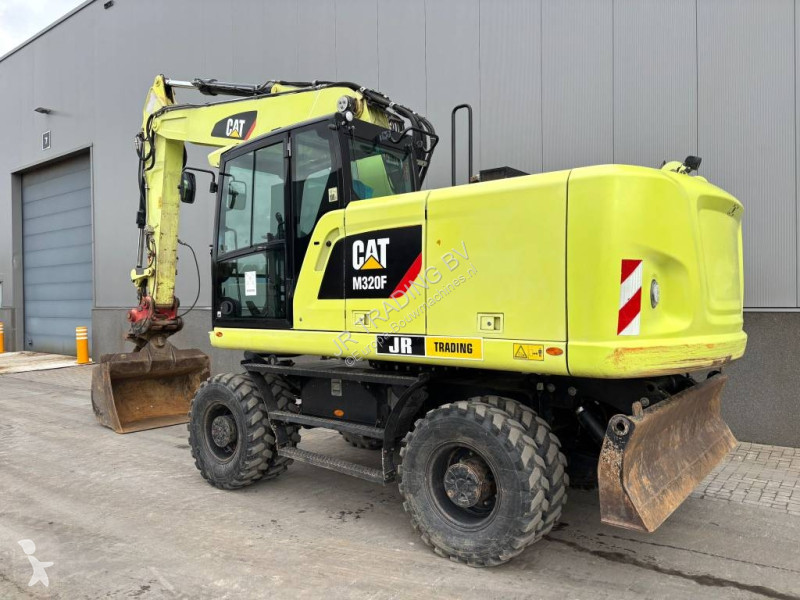 جرافة Caterpillar M 320 F