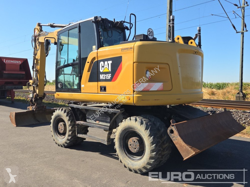 جرافة Caterpillar F