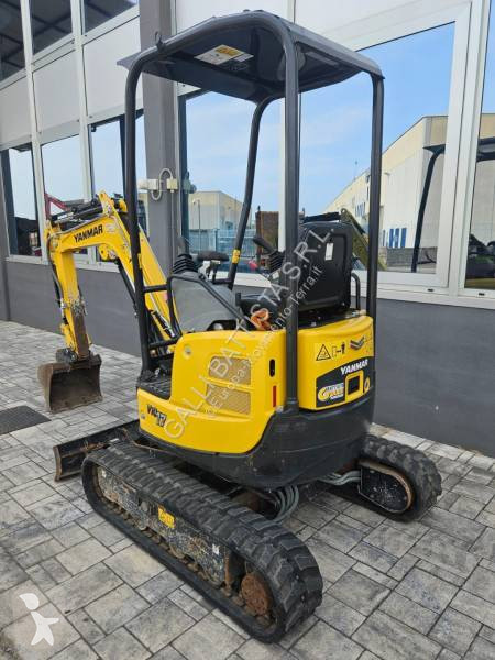 جرافة Yanmar VIO 17