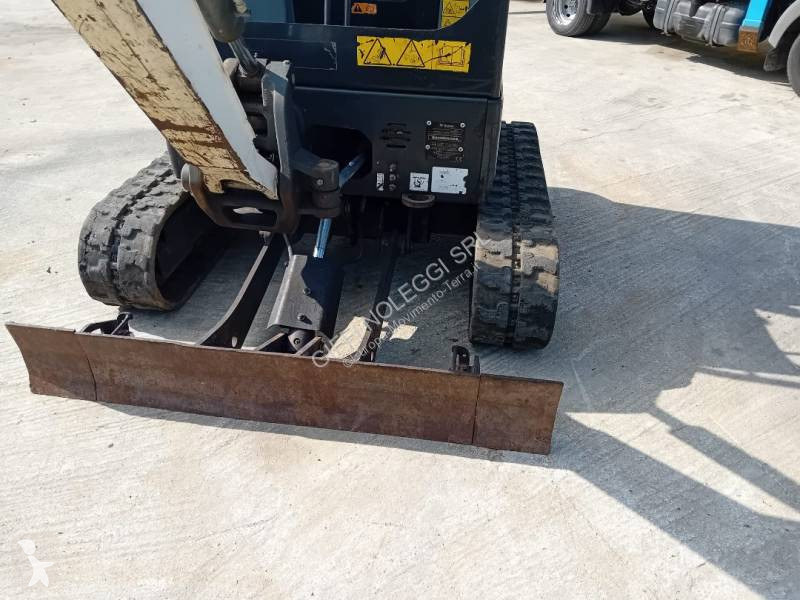 Lopatový nakládač Bobcat E17Z
