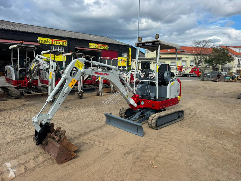 Lopatový nakládač Takeuchi TB 216