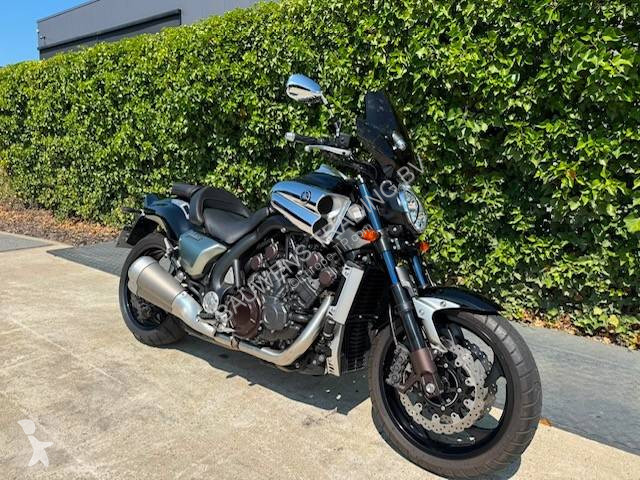 Lopatový nakládač Yamaha V-Max