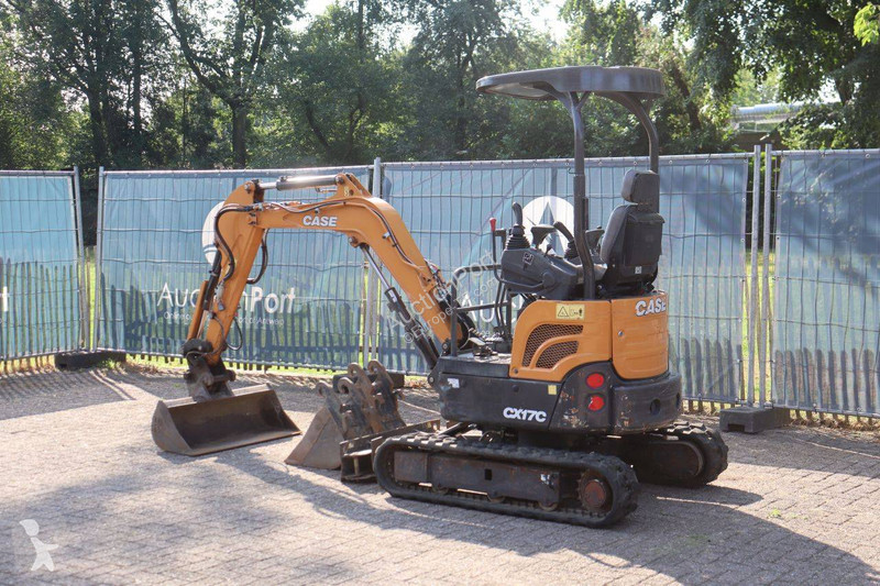 جرافة Case CX17C