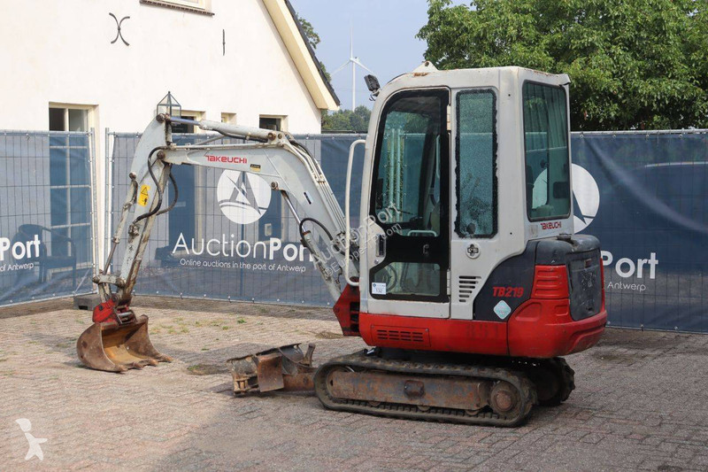 Rýpadlo Takeuchi TB219