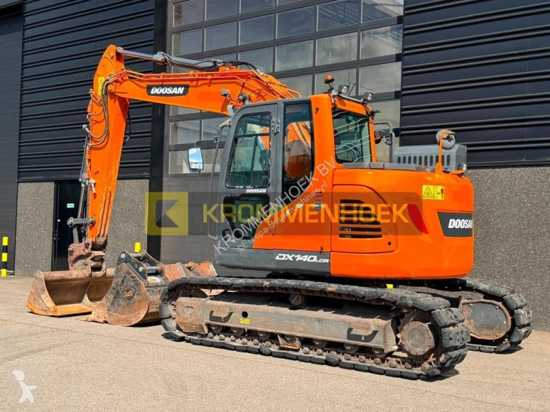 Lopatový nakládač Doosan LCR5