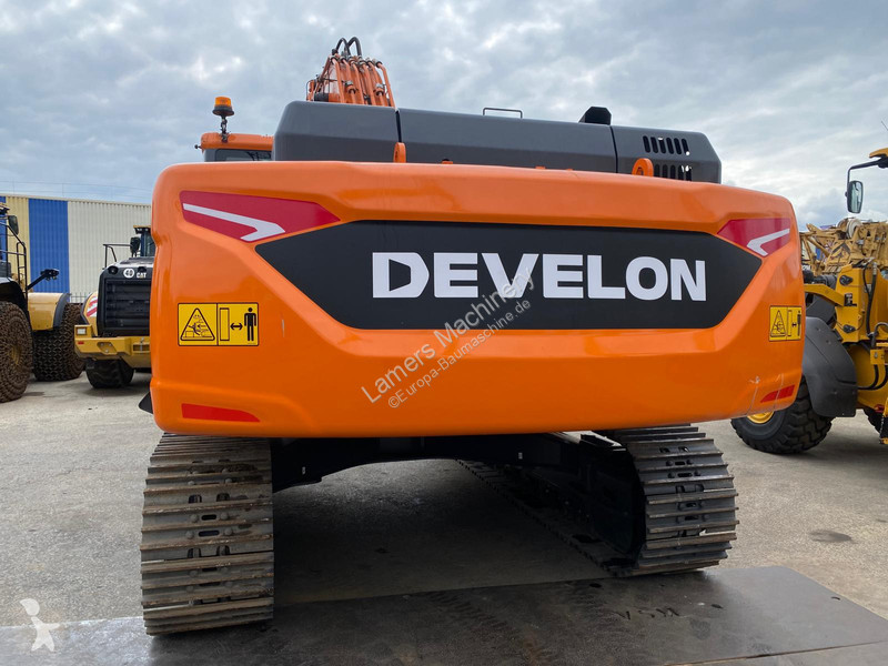 Lopatový nakládač Develon DX360LCA-7M .