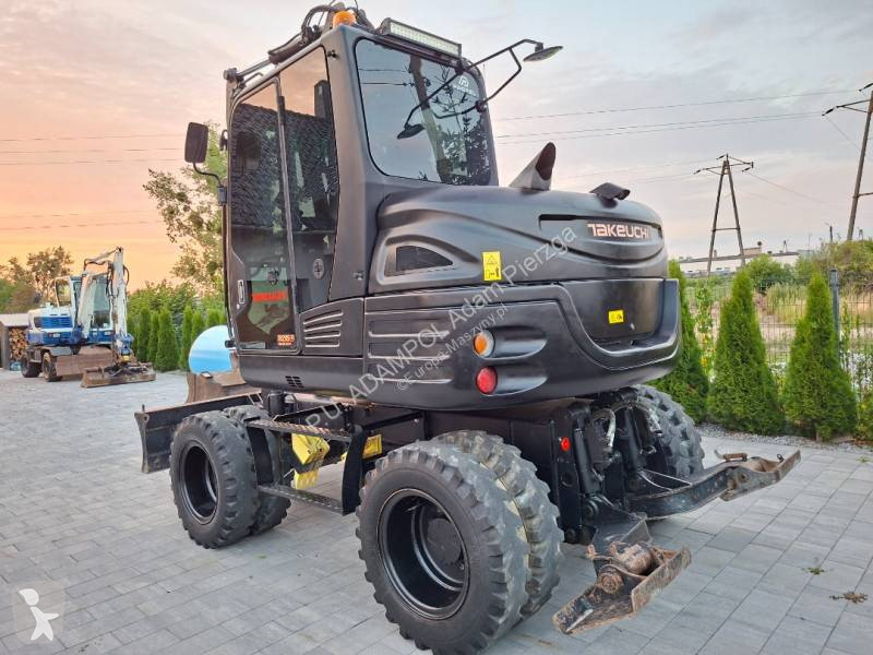 Lopatový nakládač Takeuchi TB295W