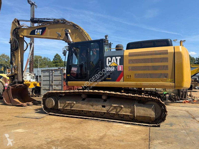 جرافة Caterpillar F L