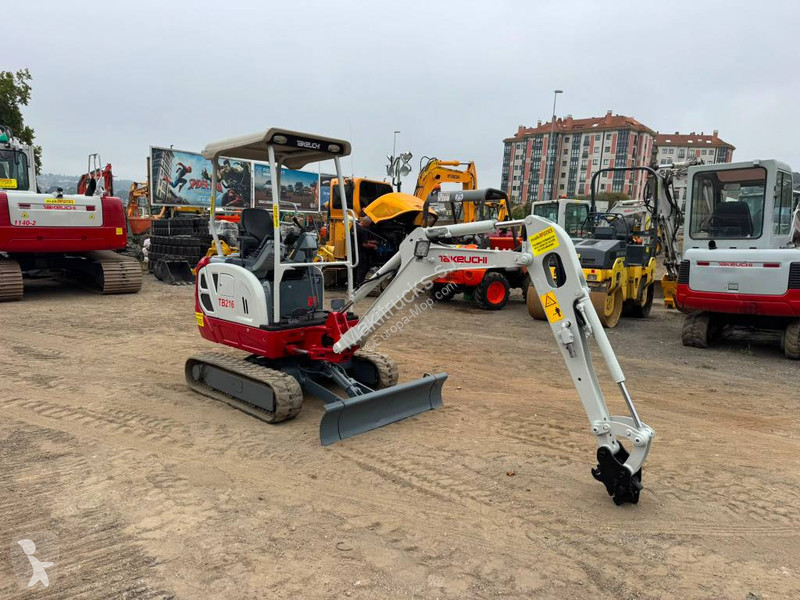 جرافة Takeuchi TB 216