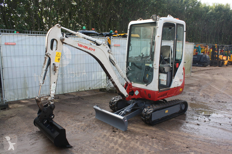 Rýpadlo Takeuchi TB216
