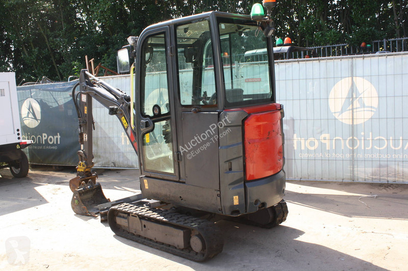 جرافة Volvo EC18E