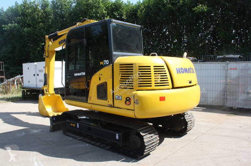 جرافة Komatsu PC70-8
